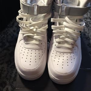 Nike Air Force 1 High LV8